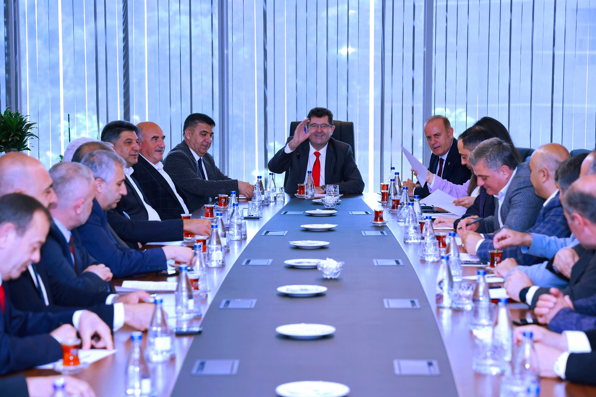 Çekmeköy Belediye Başkanı Orhan Çerkez, mahallelerde halk buluşmalarına başladı!