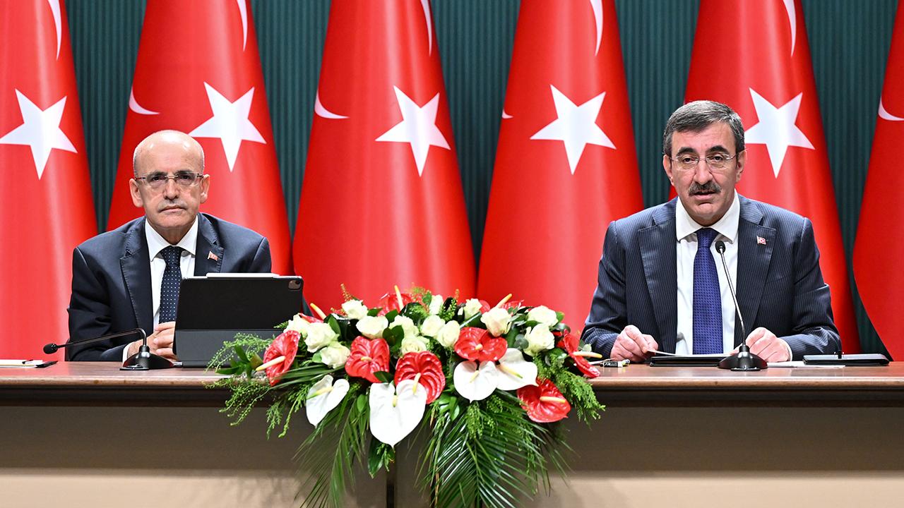 Kamuda Tasarruf ve Verimlilik Paketi: Gerçek Tasarruf mu, Yoksa Göstermelik Mi? Kamuda Tasarruf ve Verimlilik Paketi: Gerçek Tasarruf mu, Yoksa Göstermelik Mi?